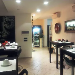 https://residence-arianna.it-tuscanyhotel.com